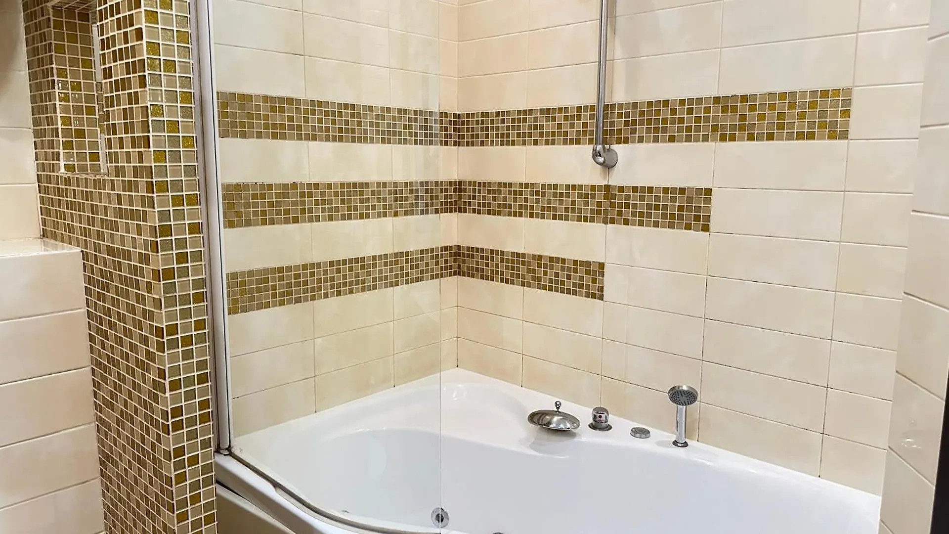 Apartment Апартаменты На Бассейной Kyiv