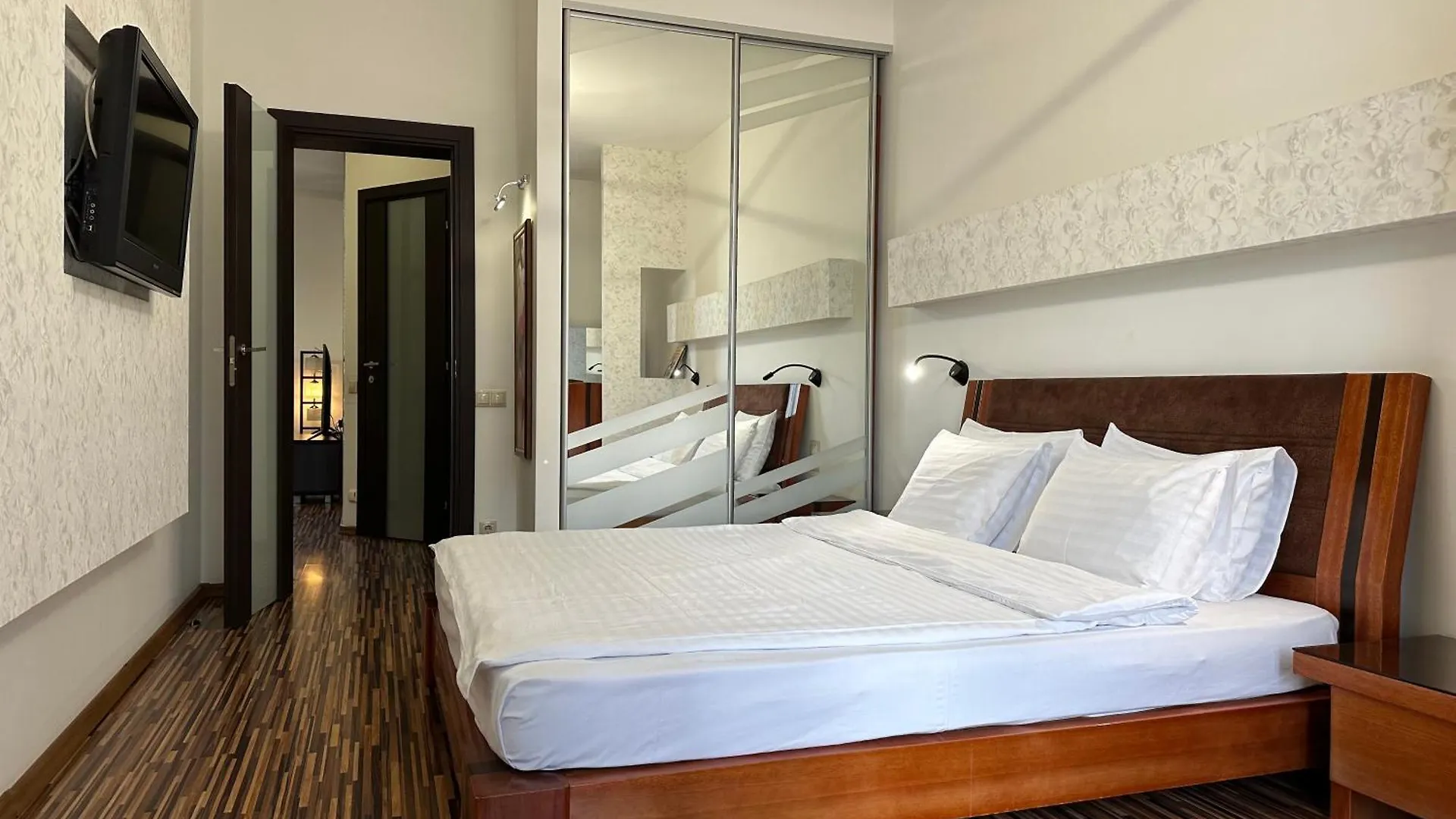 Апартаменты На Бассейной Kyiv Apartment