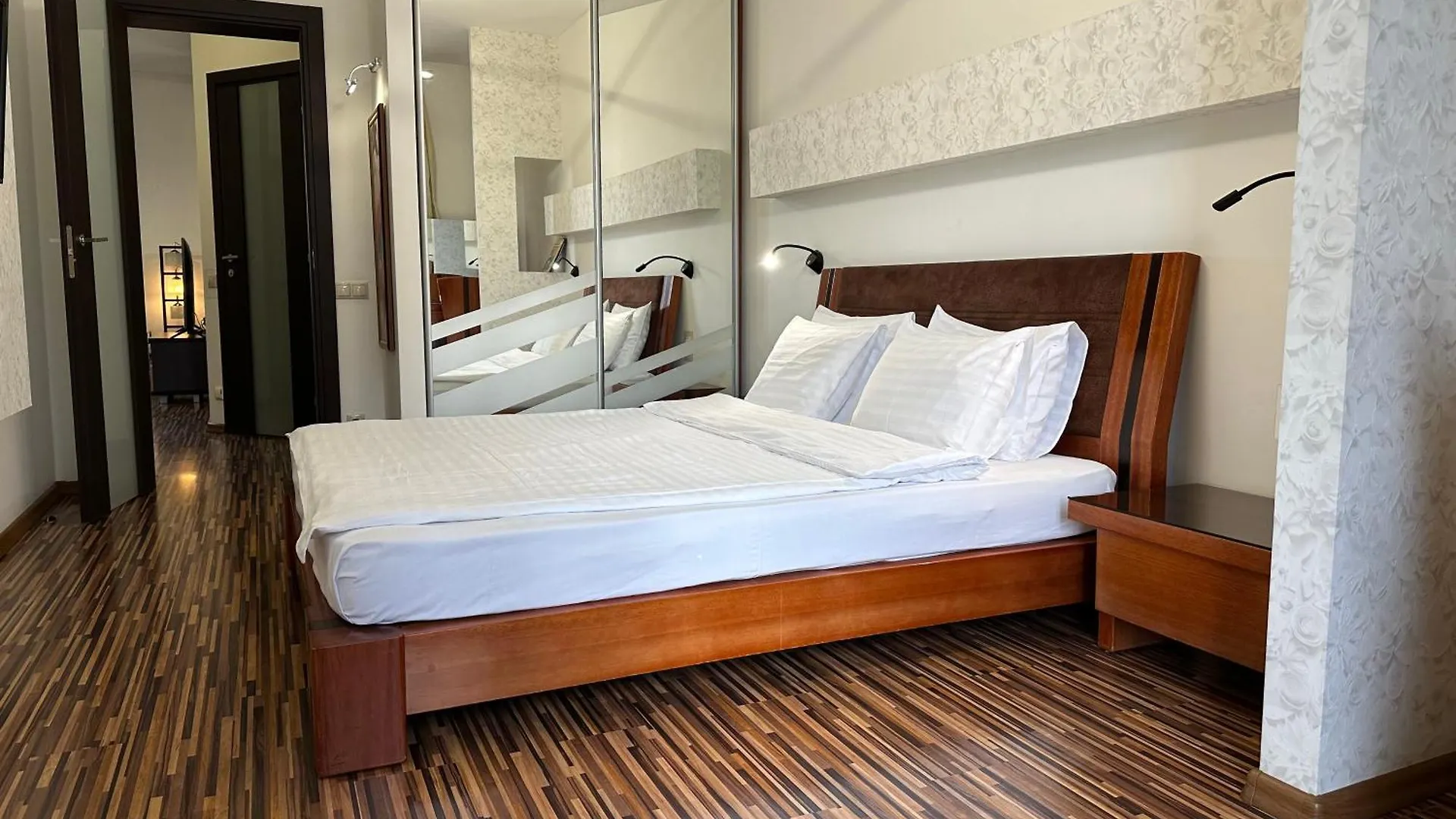 Апартаменты На Бассейной Kyiv Apartment